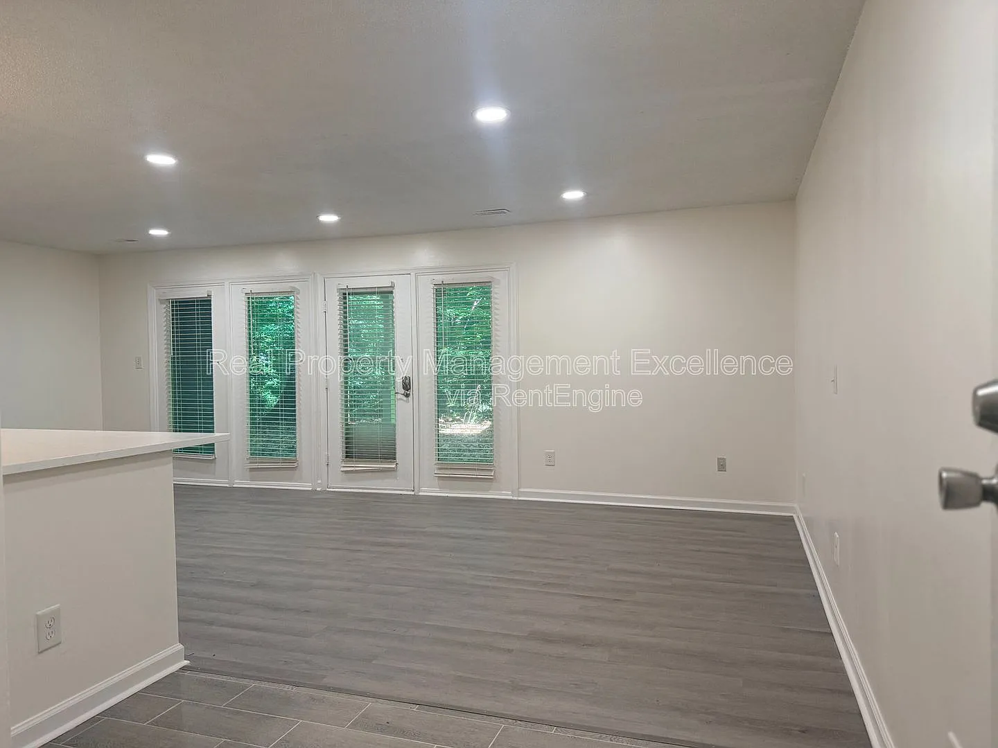 2 bed, 2.0 bath, 1012 sqft, $1,195 — Photo 3