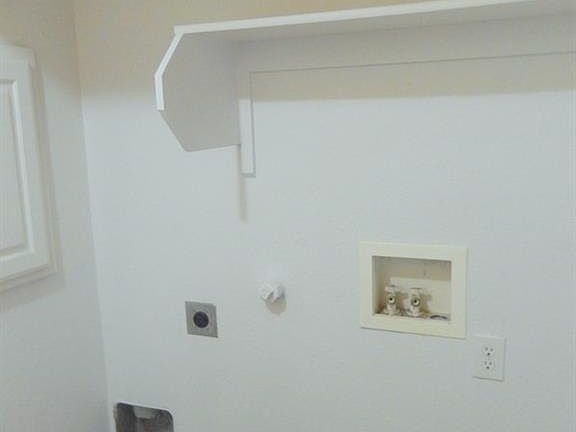 4th image of 2337 Kingsway Dr