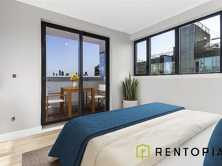 494 Manhattan Ave #4D — Photo 10