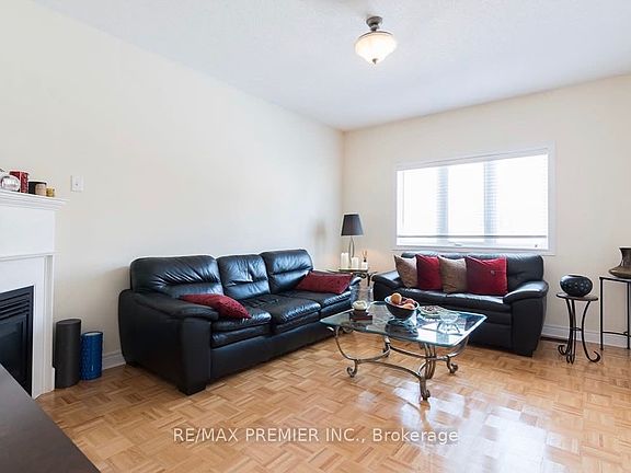 2nd image of 144 Greenview Cir