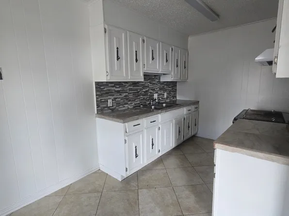 1400 N Saint Marys St, Beeville, TX