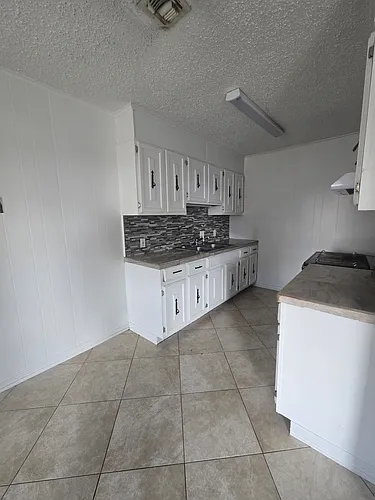 1400 N Saint Marys St Photo 1