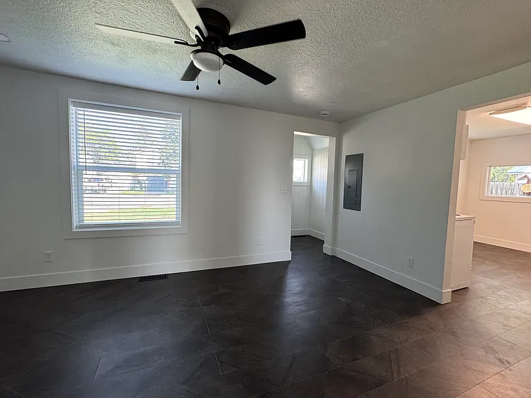 109 Archer St — Photo 3