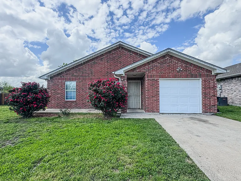 1712 Manor Garden Curv — Photo 2
