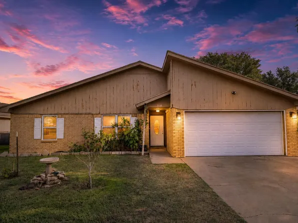 2110 76th St, Lubbock, TX 79423