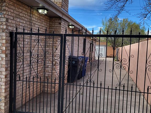 4th image of 2551 Aspen Ave NW