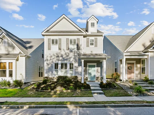 605 Mountaineer Landing Dr, Charleston, SC 29492