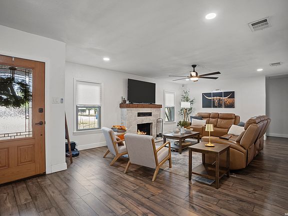 3rd image of 138 Greenlawn