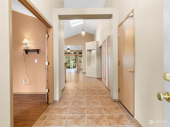 3rd image of 1115 Georgetowne Drive NE