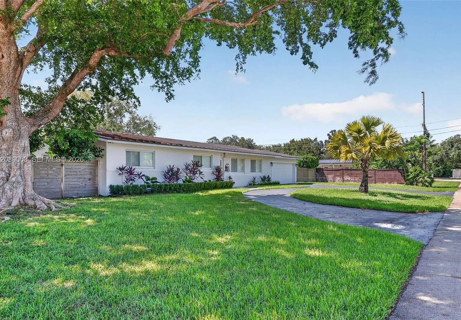 Sun Coral Estates — Photo 4