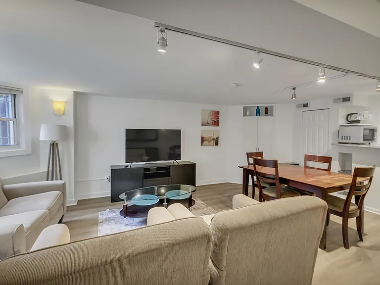 1905 S St NW #3 — Photo 4