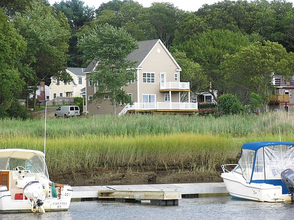 Back View of house/Jones River