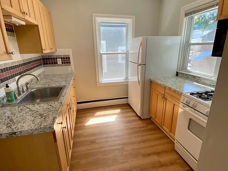 69 Evergreen St #1 — Photo 2