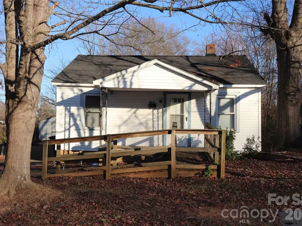 1517 7th St, Statesville, NC 28677