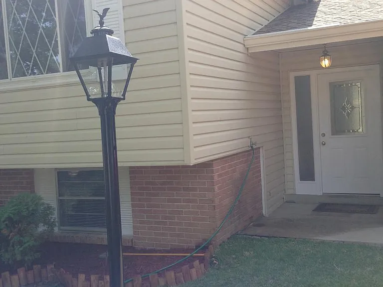 513 Ranch Dr — Photo 2
