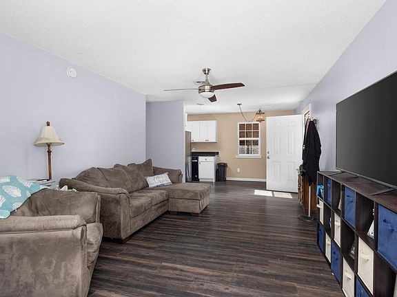 5th image of 686 Pryor Rd