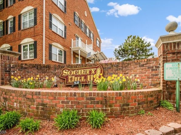 12 Rider Ct, Newark City, NJ 07103