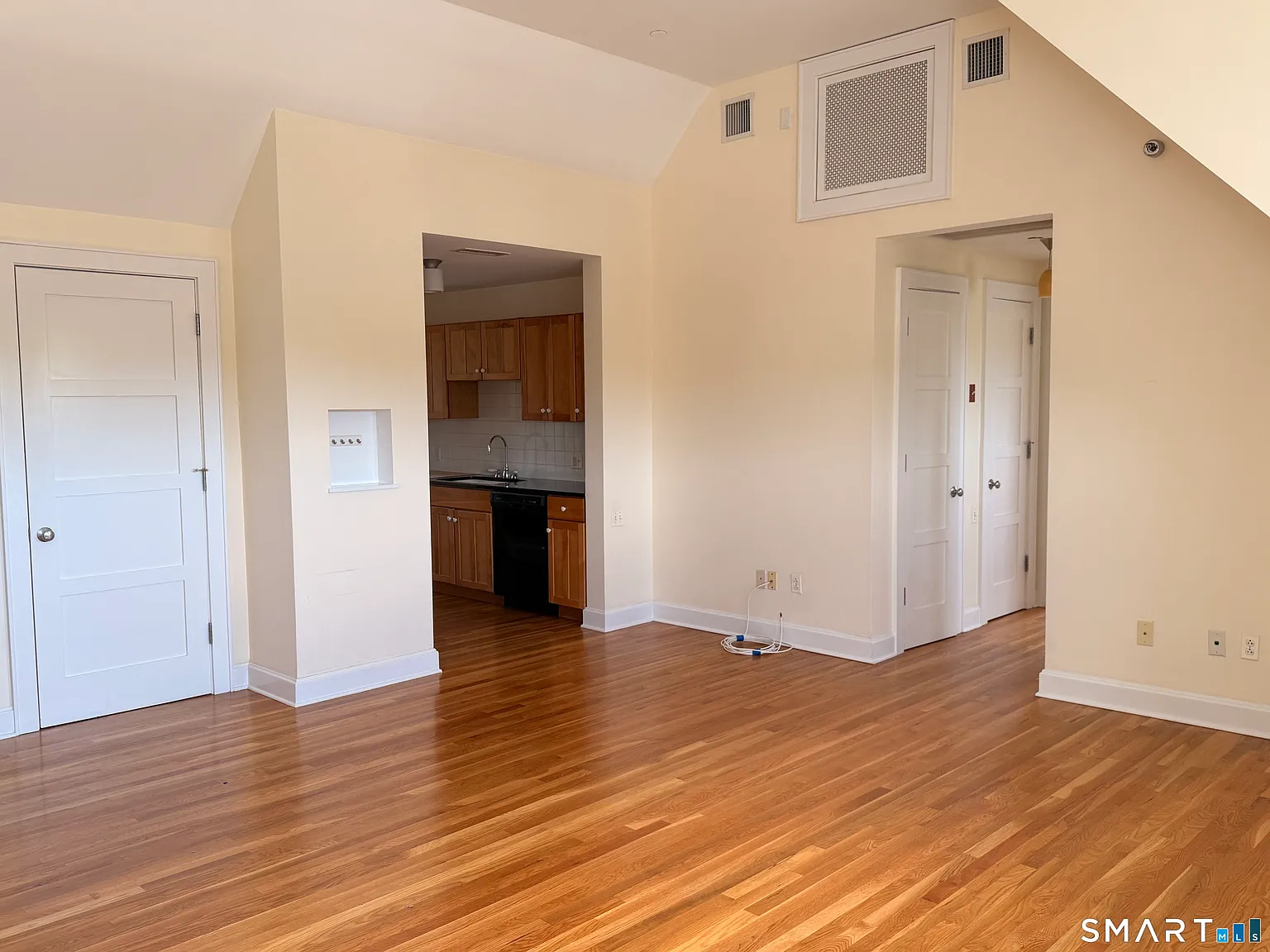 1 bed, 1.0 bath, 850 sqft, $2,500 — Photo 4