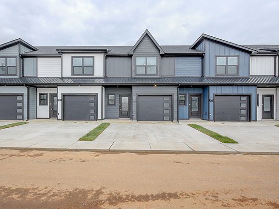 2nd image of 104 Jonathan Wade Cir