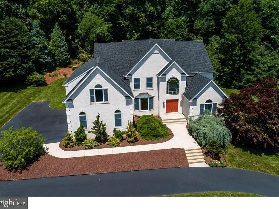 1st image of 43 Barrington Ln