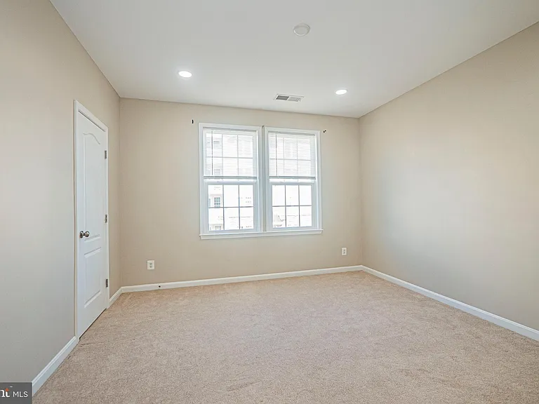 24680 Byrne Meadow Sq — Photo 24