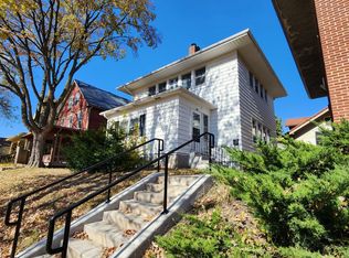 428 E Jefferson St, Iowa City, IA 52245