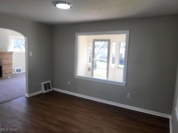 701 Bertha Ave, Akron, OH 44306
