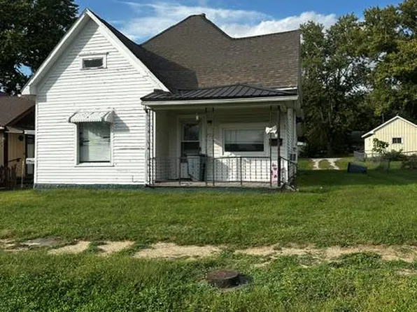 212 E 7th St, Cameron, MO 64429