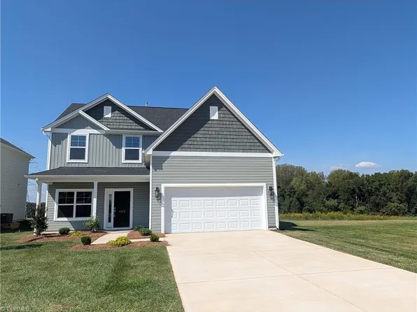 1318 Dandridge Dr, Kernersville, NC 27284
