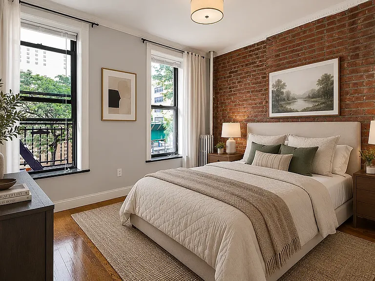 438 W 52nd St #R7C — Photo 2