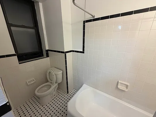 Bathroom, photo 1