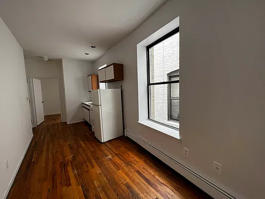 Rented by Salon Realty Corp | media 14