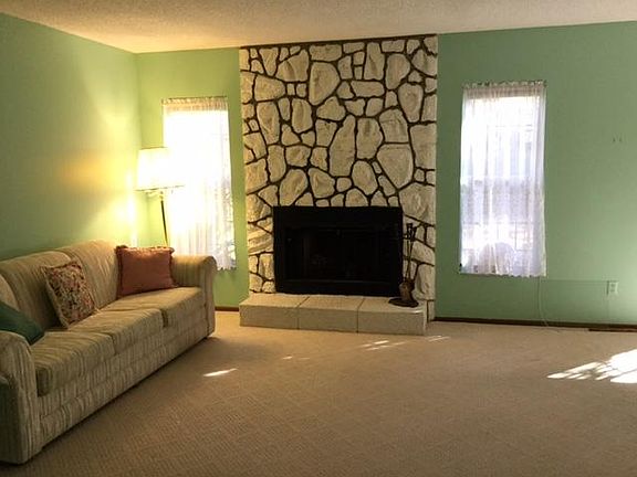 2nd image of 8246 Bucksaw Dr