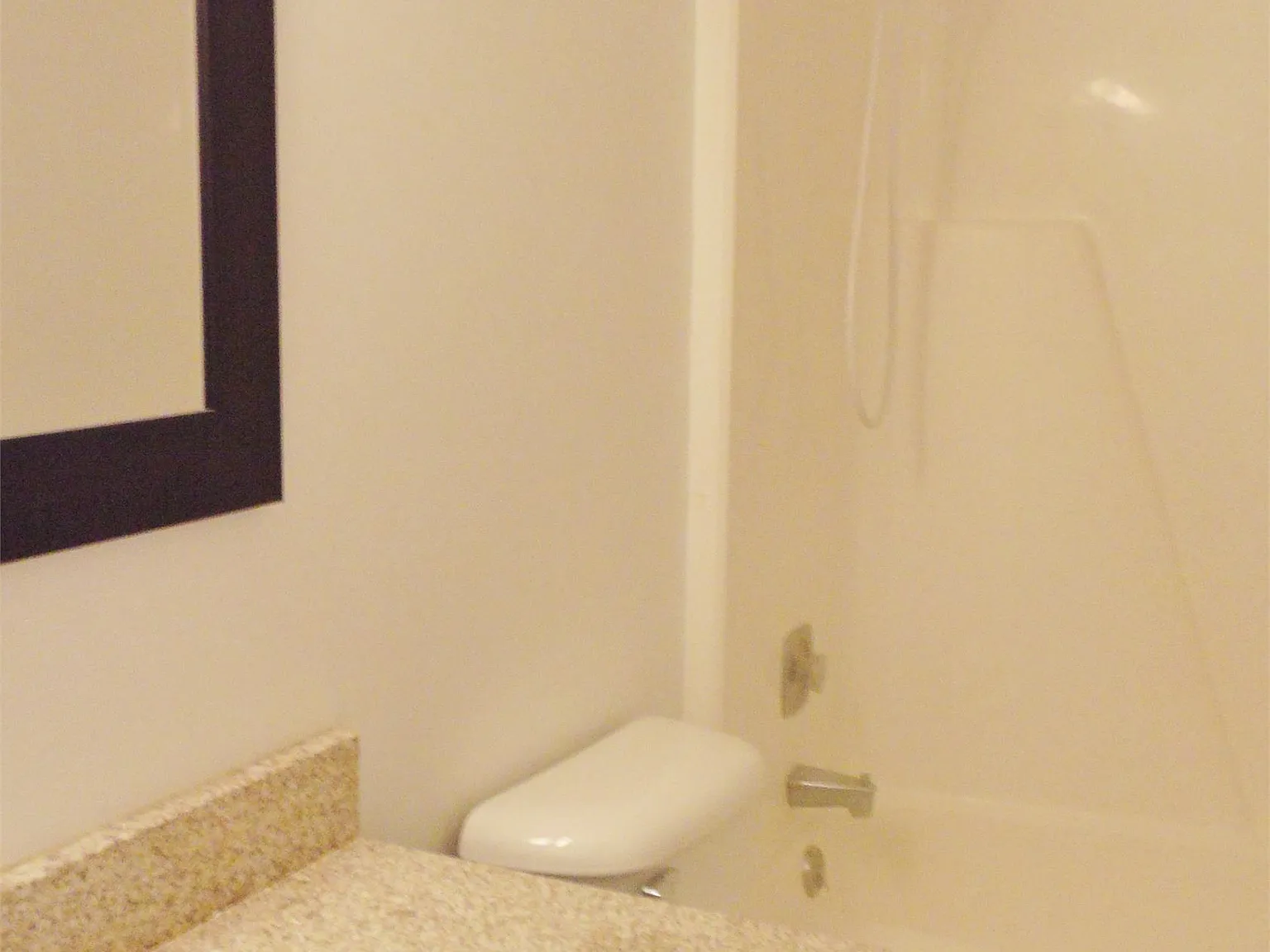 1901 Nancy Ct — Photo 2