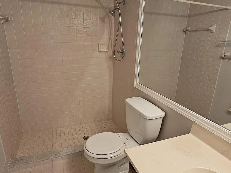 2245 SW 22nd Ave #1020 — Photo 24