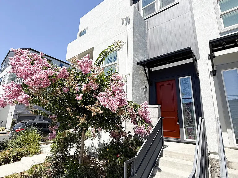 1811 Dobbin Dr — Photo 2