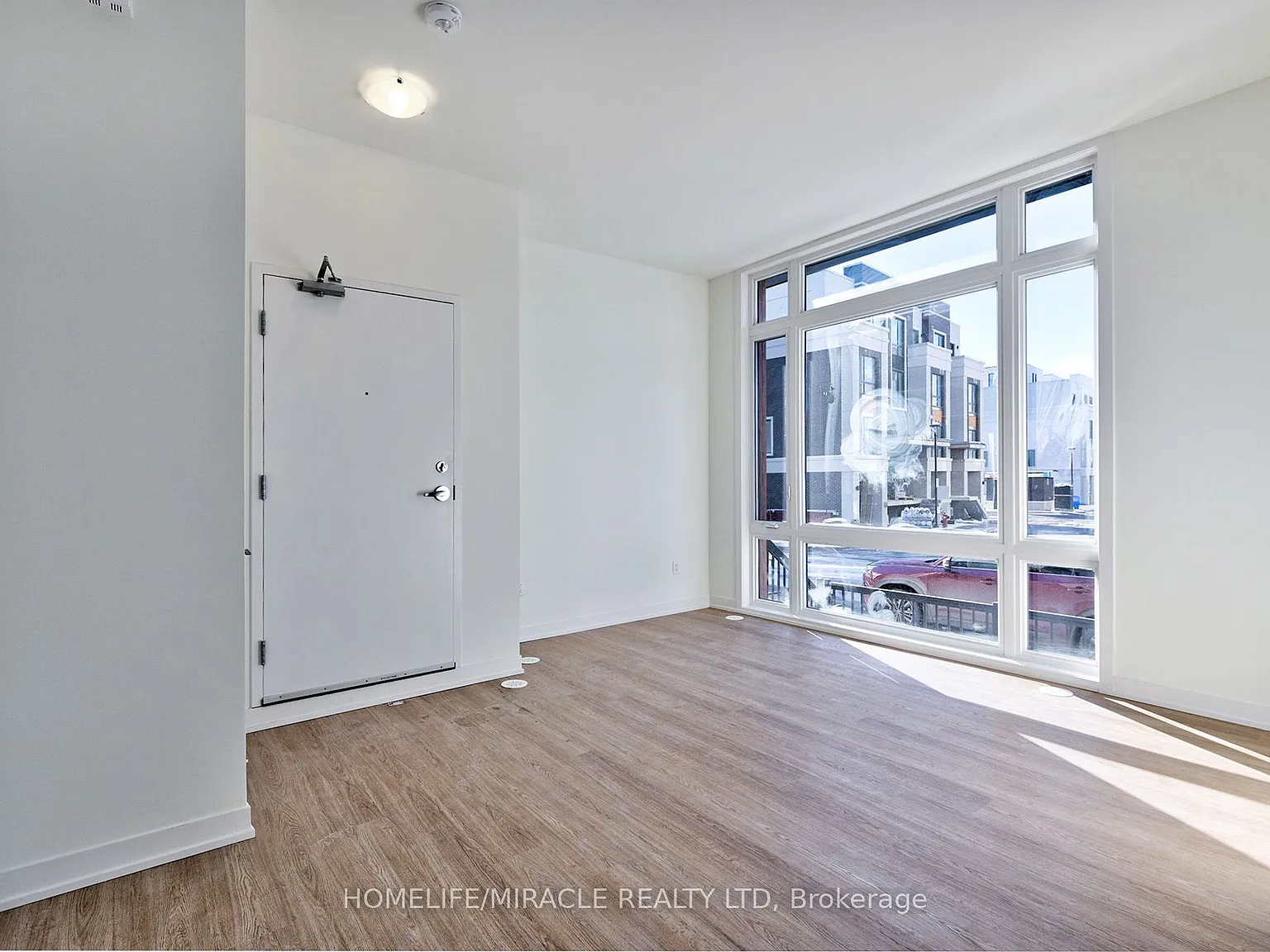 3 bed, $3,000 — Photo 4