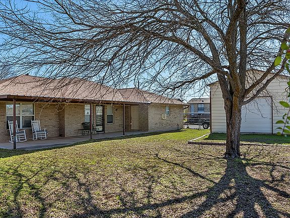 5th image of 101 Edgewood Dr