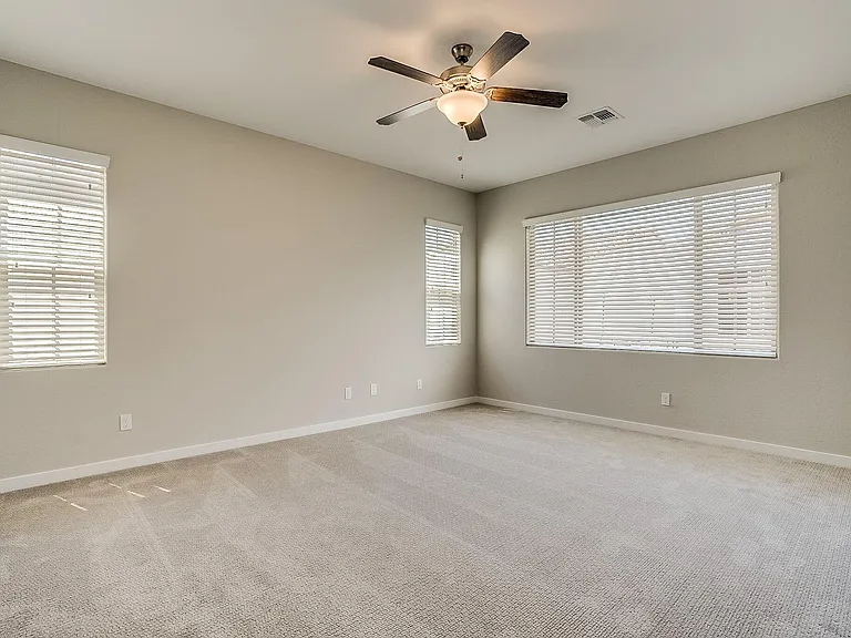 4742 E Tremaine Ave — Photo 20