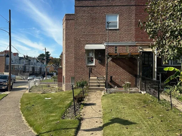 5970 Reach St, Philadelphia, PA 19120