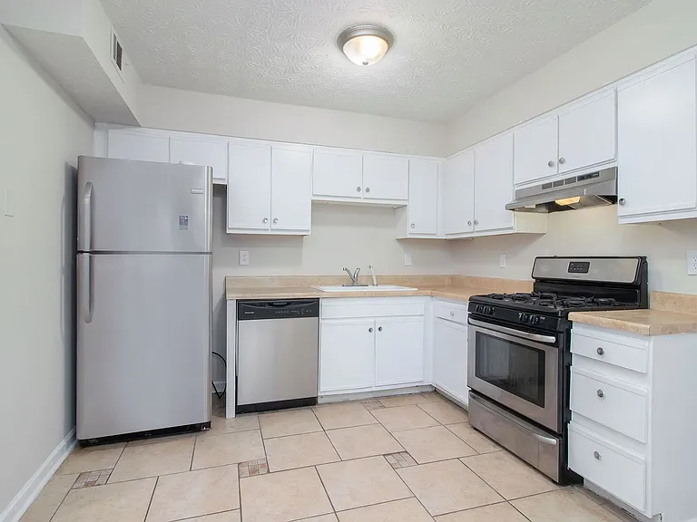 3470 Framingham Dr — Photo 8