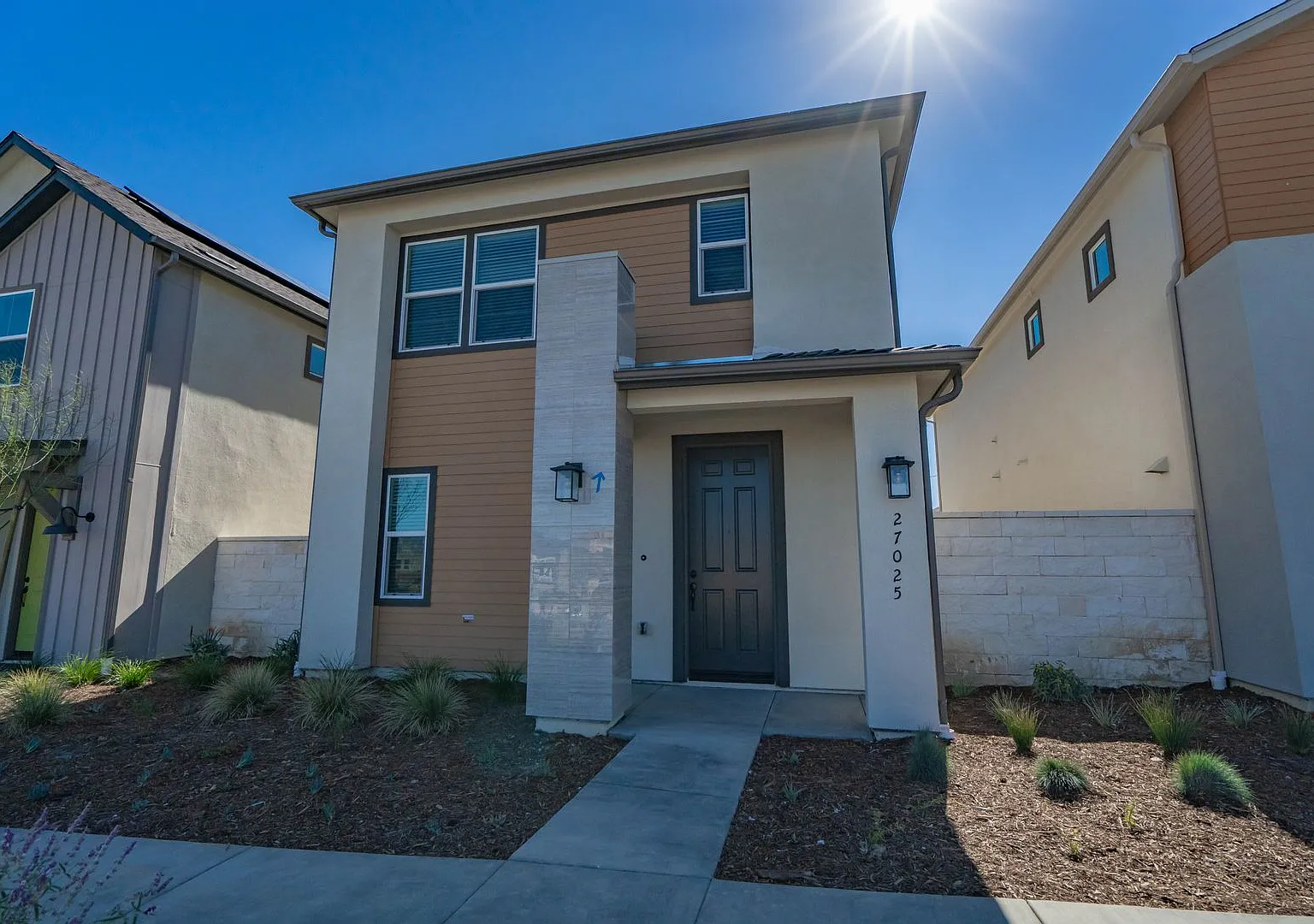 3 Bedrooms in the Five Points Community of Valencia! — Photo 1