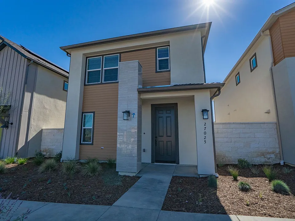 27025 Trail View Ln