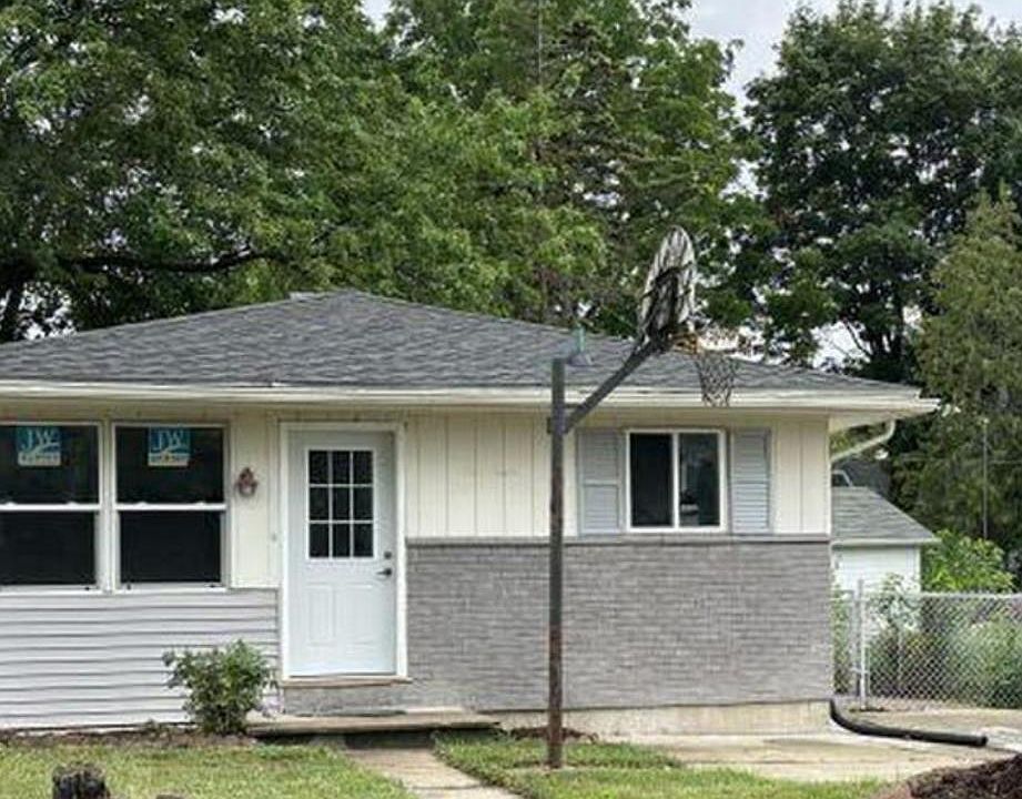 1st image of 112 Hathaway St