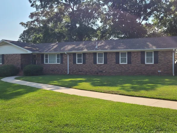 105 Blakely Ave, Laurens, SC 29360