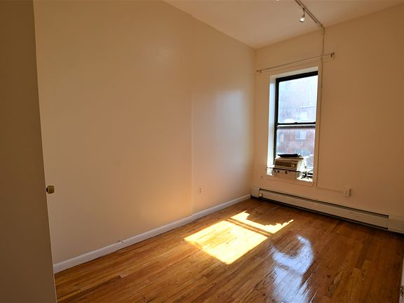 4th image of 316 E 120th St #2