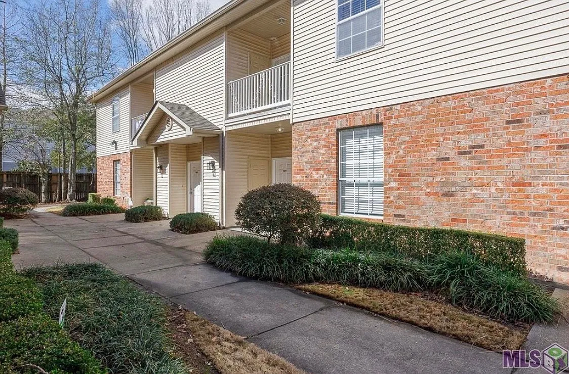 900 Dean Lee Drive - B — Photo 3