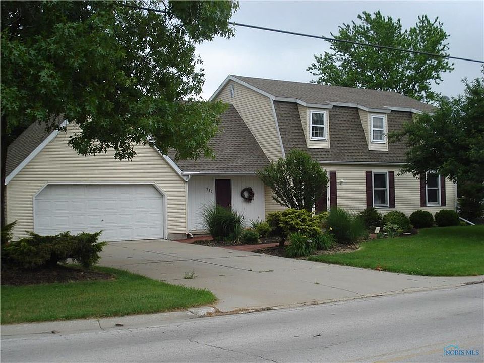1st image of 915 E Leggett St