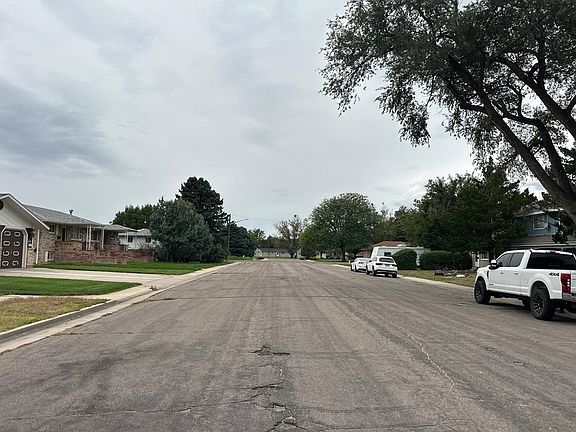4th image of 611 Taylor St