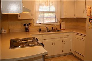 4th image of 3305 Grandeur Dr